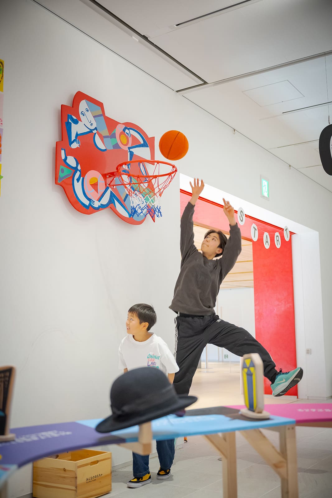 まるごとTADこども美術館＋原倫太郎＋原游《アートリバー双六》