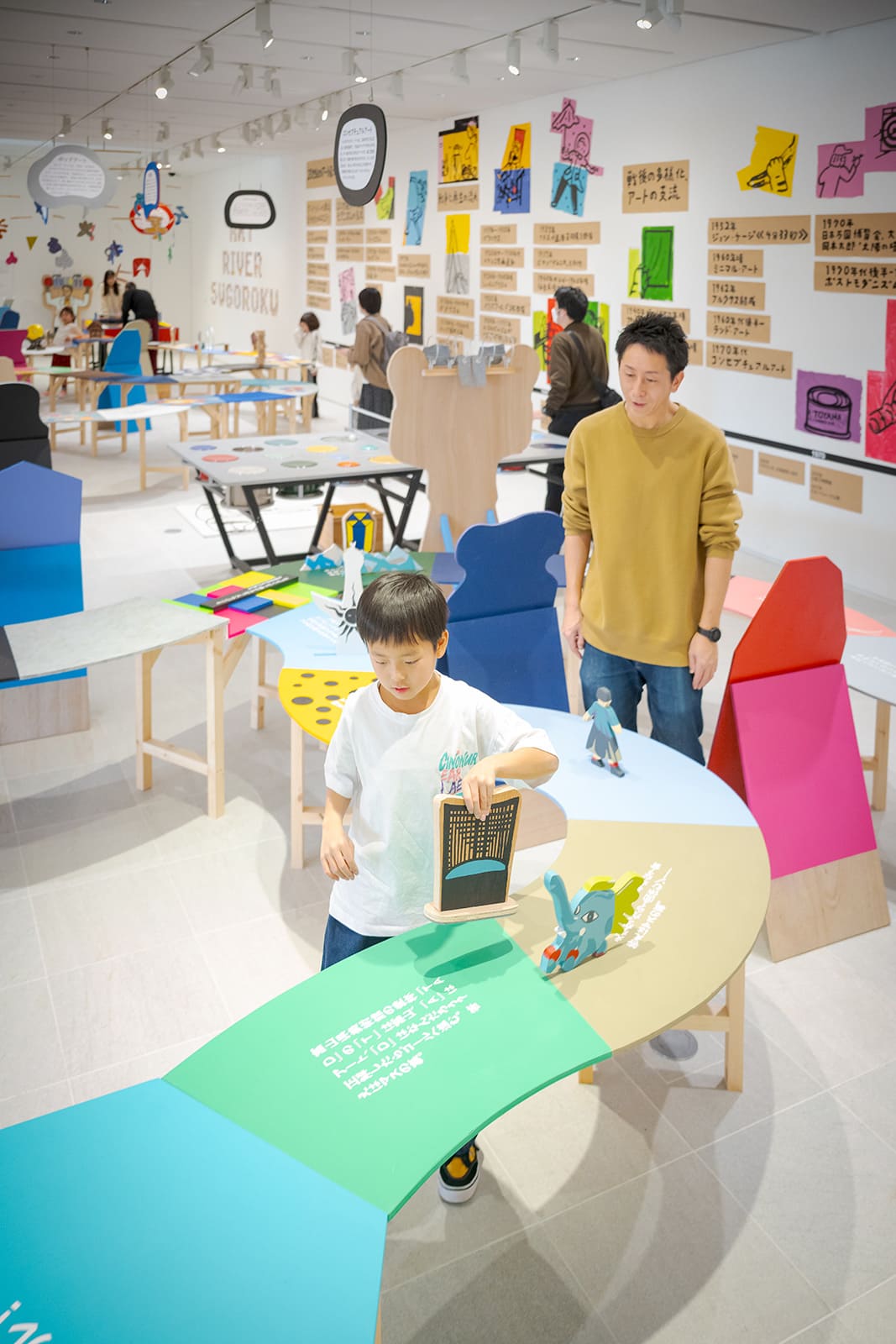 まるごとTADこども美術館＋原倫太郎＋原游《アートリバー双六》